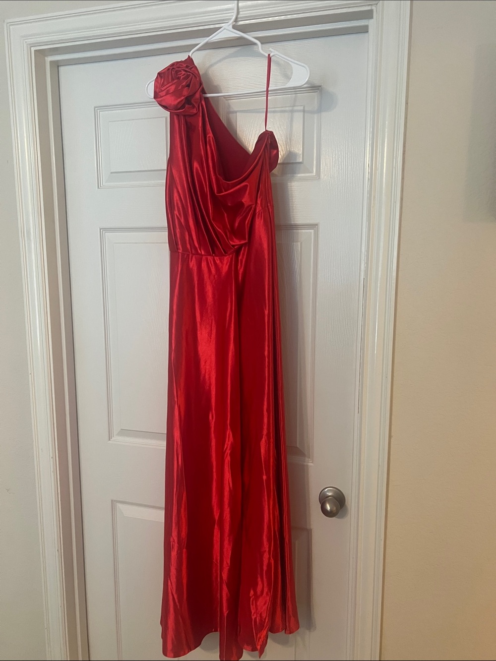 Red One-Shoulder Satin Evening Dress